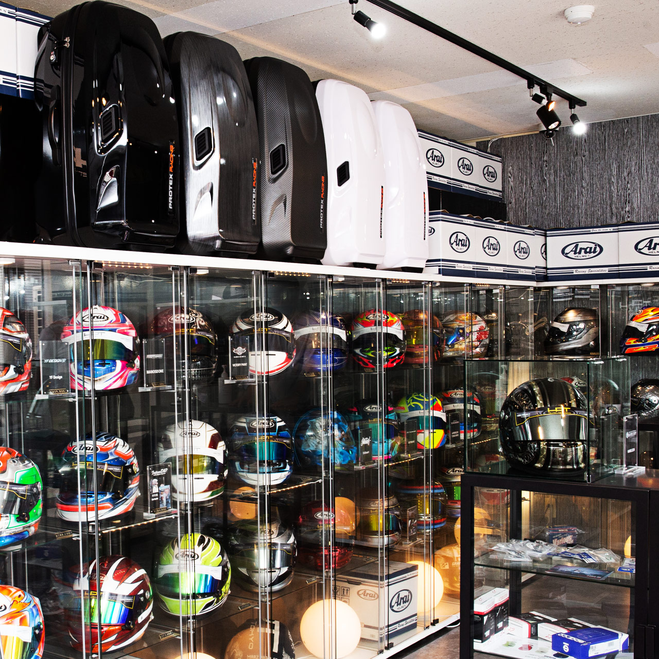 オリジナルデザインヘルメット専門店『ヘルメットペイント東京』にて、PROTEX Racing取扱中 - フジコーワ工業｜アルミケース ・アルミトランク・キャリングケース・ハードケースの開発・製造・販売